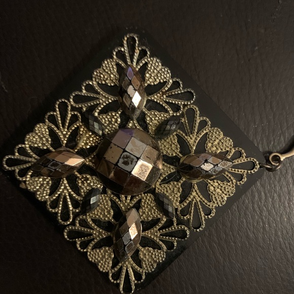 Black and gold statement necklace and earring set - Picture 2 of 2